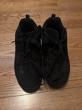 DC Men’s Black Low-Top Lace-Up Sneakers